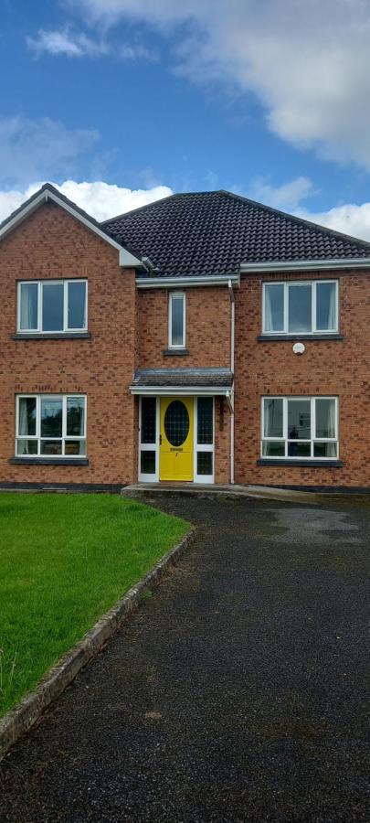 1 Cartrun Breac N39D7H6 Opposite Longford Rugby Club - See The Yellow Door Экстерьер фото